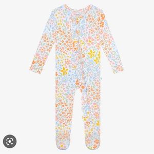 Posh Peanut Zenni white floral footie